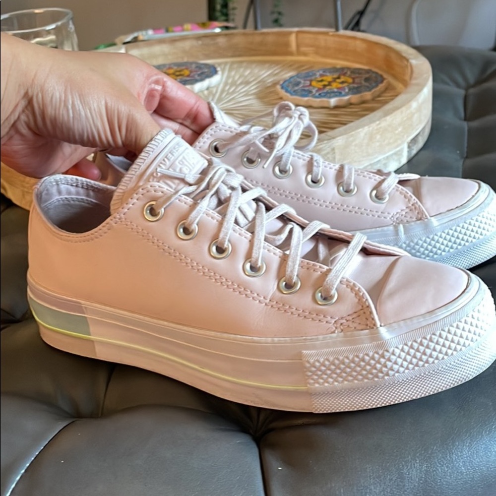 Leather pink platform converse size 8.5